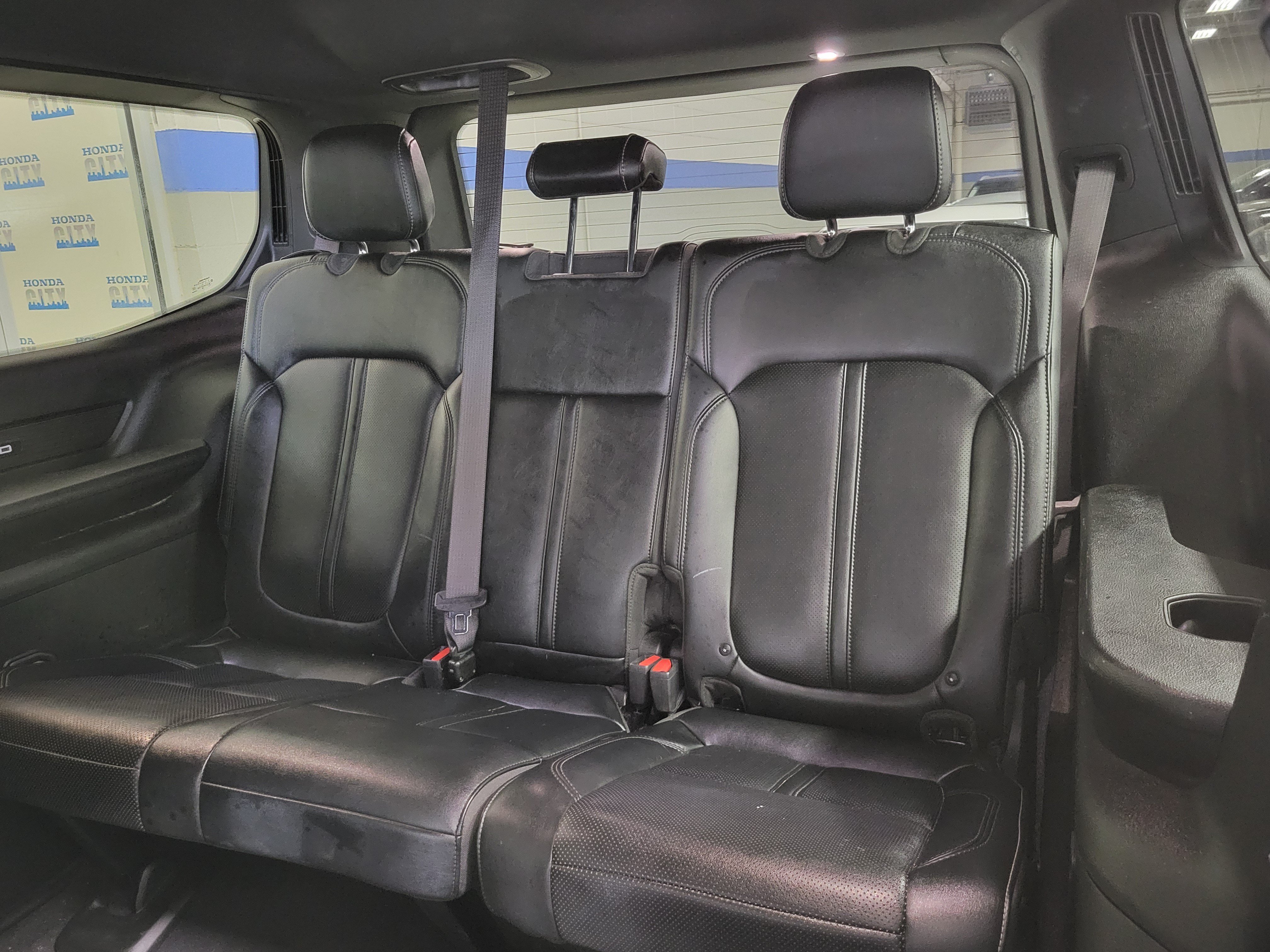 Used 2024 Jeep Wagoneer Series III AWD/4WD image 18
