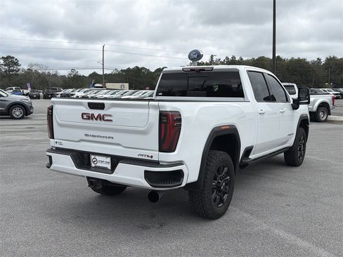 Used 2024 GMC Sierra 2500 AT4 w/ AT4 Premium Plus Package image 5