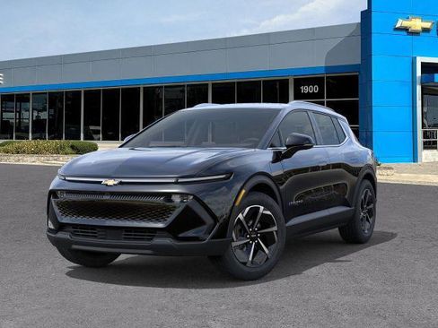 New 2026 Chevrolet Equinox EV LT image 6