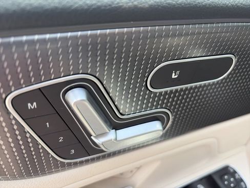 Used 2022 Mercedes-Benz GLB 250 image 18