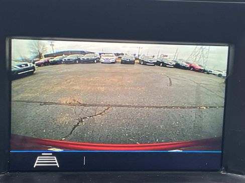 Used 2018 GMC Terrain SLE w/ Driver Convenience Package image 9