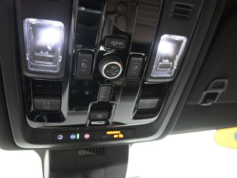 Used 2026 GMC Yukon Denali Ultimate AWD/4WD image 33