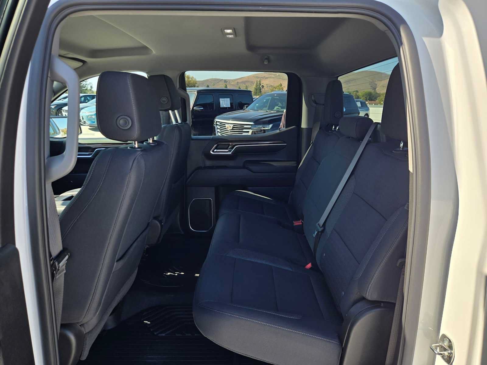 Used 2023 Chevrolet Silverado 1500 LT AWD/4WD image 16