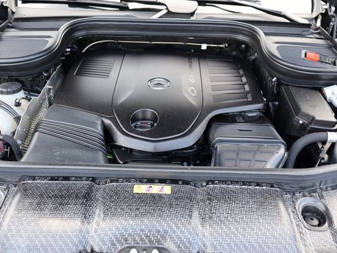 Used 2026 Mercedes-Benz GLE 450 4MATIC w/ Winter Package image 44