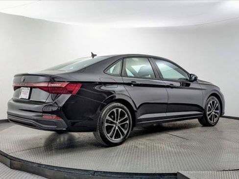 Used 2025 Volkswagen Jetta Sport FWD image 7