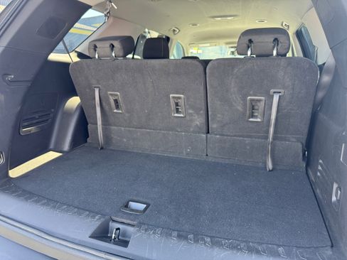 Used 2021 Chevrolet Traverse LS FWD image 22