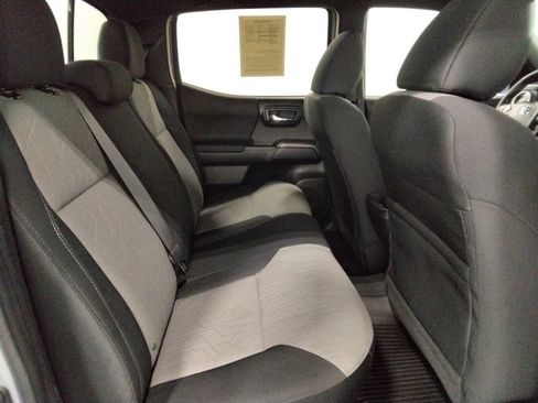 Used 2021 Toyota Tacoma TRD Off-Road image 37