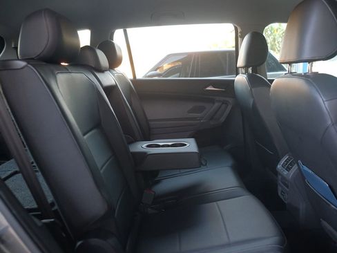 Used 2018 Volkswagen Tiguan SE image 31