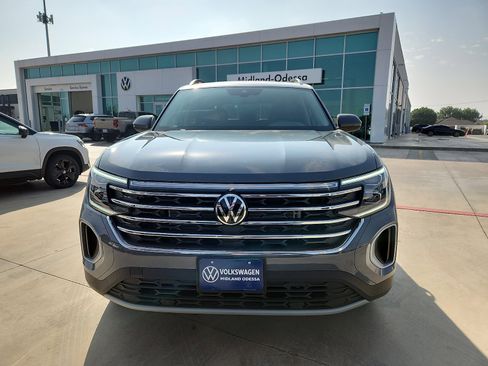 New 2026 Volkswagen Atlas SE FWD image 2