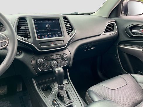 Used 2022 Jeep Cherokee Latitude Lux FWD image 21