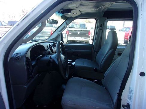 Used 2008 Ford E-150 and Econoline 150 E-150 Commercial image 11