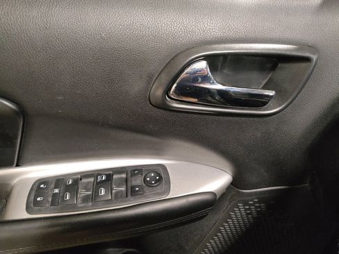 Used 2019 Dodge Journey SE image 27