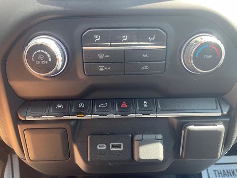 Used 2022 Chevrolet Silverado 1500 Custom AWD/4WD image 14