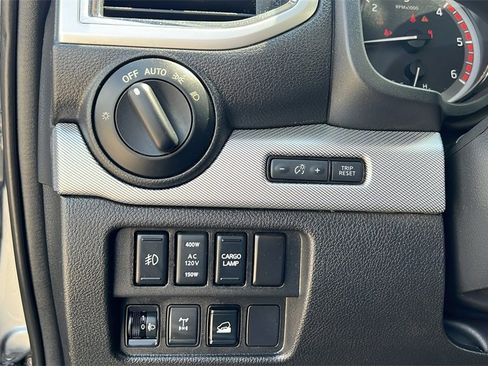 Used 2018 Nissan Titan PRO-4X image 14