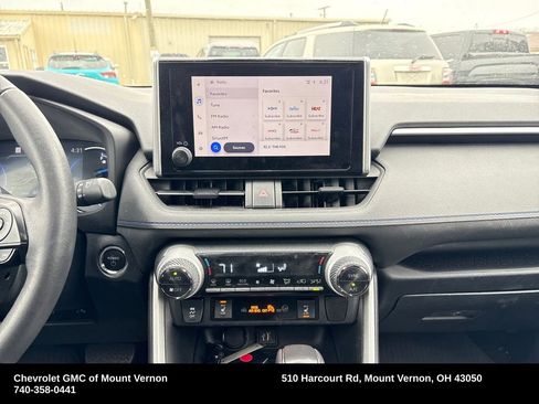 Used 2024 Toyota RAV4 SE w/ Convenience Package image 17