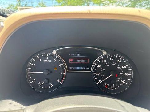Used 2020 Nissan Pathfinder Platinum AWD/4WD image 16