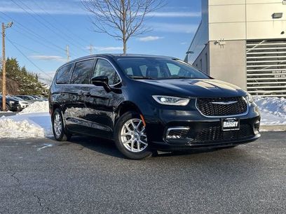 Certified 2024 Chrysler Pacifica Touring-L