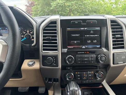 Used 2015 Ford F150 Lariat w/ Equipment Group 501A Mid AWD/4WD image 19