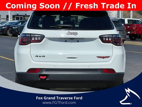 Used 2024 Jeep Compass Trailhawk AWD/4WD image 36