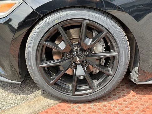 Used 2017 Ford Mustang GT Premium w/ Black Accent Package RWD image 10