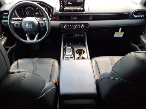 Used 2025 Honda Pilot EX-L image 17