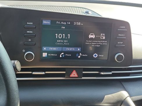 Used 2024 Hyundai Elantra SE FWD image 10