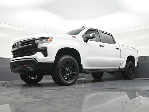 Used 2025 Chevrolet Silverado 1500 LT Trail Boss w/ LT Trail Boss Premium Package AWD/4WD image 23