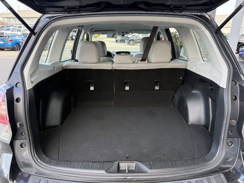 Used 2018 Subaru Forester 2.5i w/ Alloy Wheel Package image 28