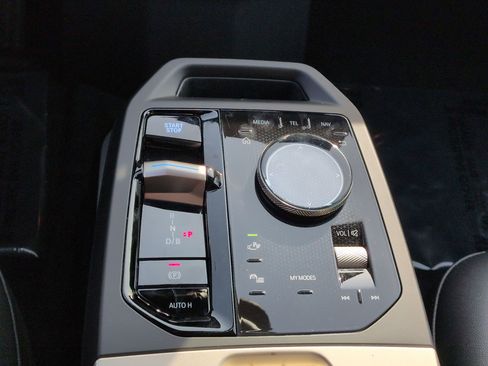 Used 2026 BMW iX xDrive45 image 26