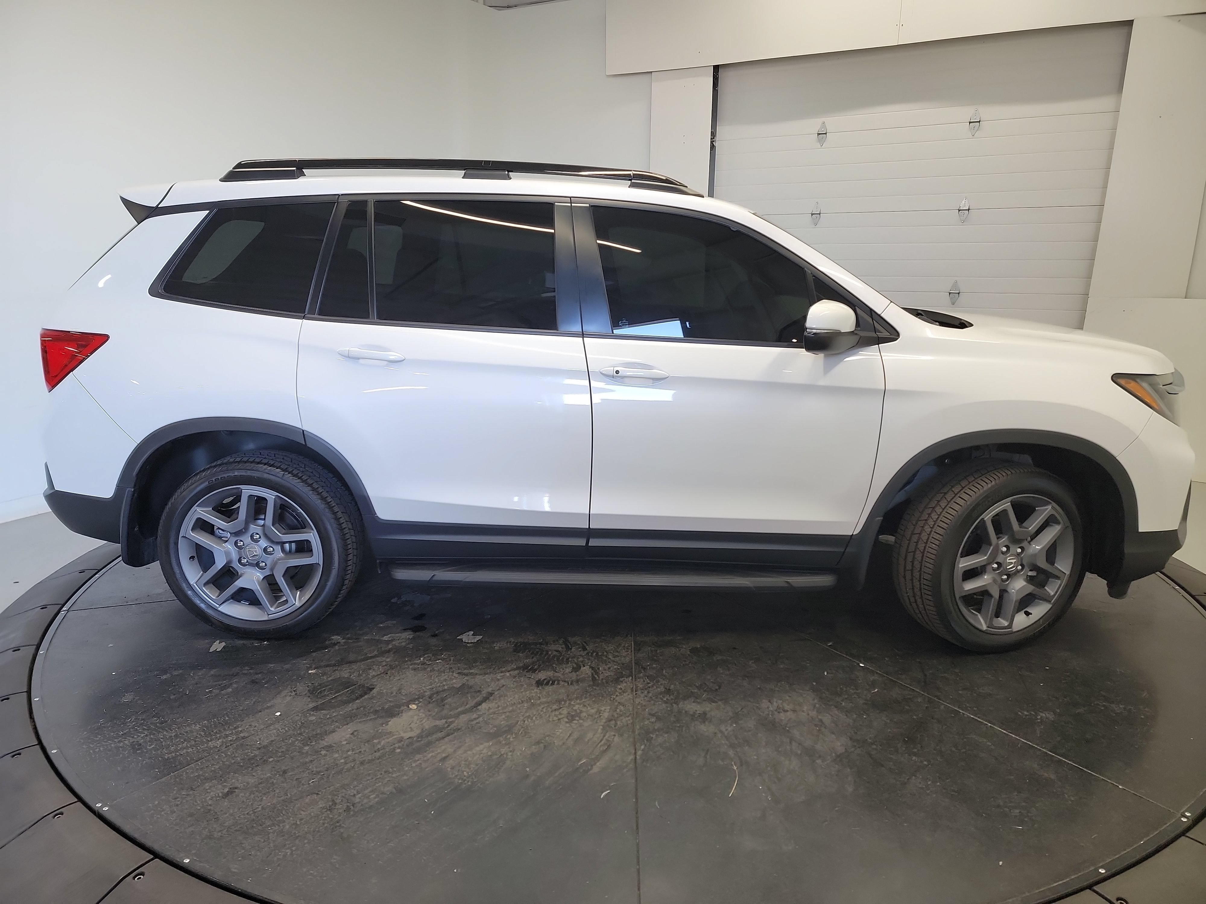 Used 2023 Honda Passport EX-L image 11
