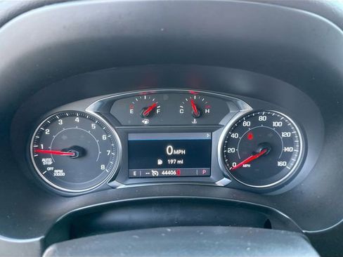 Used 2024 GMC Terrain SLT image 40