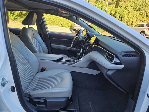 Used 2024 Toyota Camry SE image 26