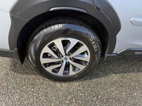 Certified 2025 Subaru Outback Premium AWD/4WD image 20