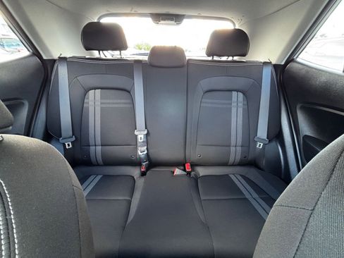 Used 2025 Hyundai Venue SEL image 37