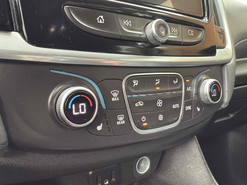 Used 2019 Chevrolet Traverse LT w/ LT Premium Package FWD image 43