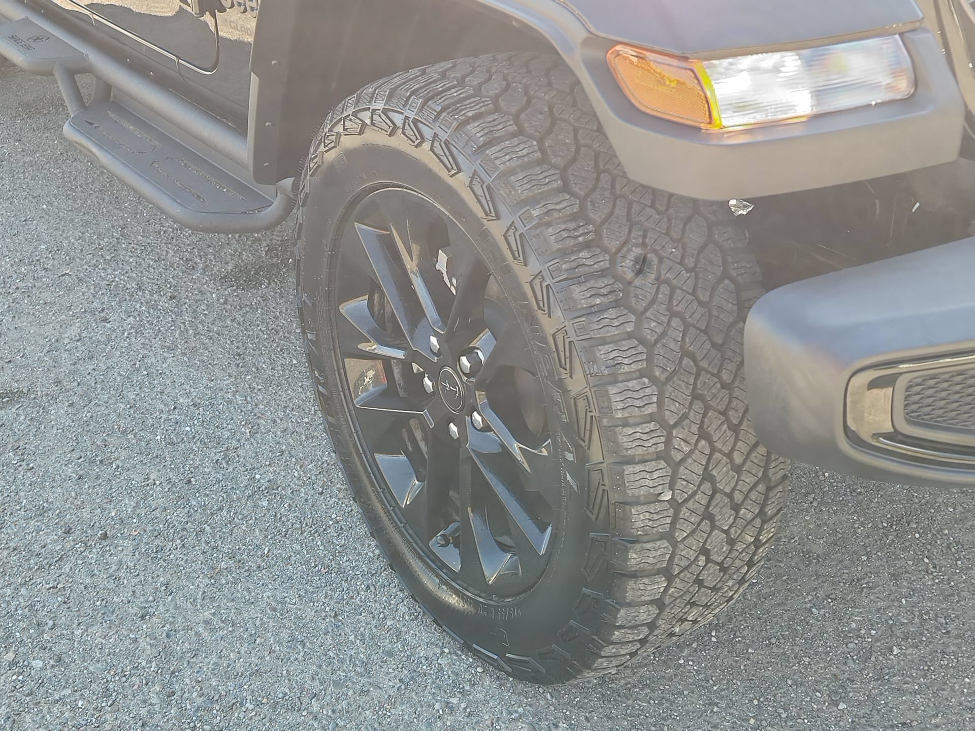 Certified 2025 Jeep Gladiator Sport AWD/4WD image 18
