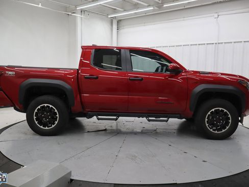 Used 2025 Toyota Tacoma TRD Off-Road AWD/4WD image 2