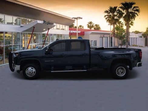 Used 2021 Chevrolet Silverado 3500 LT w/ Convenience Package AWD/4WD image 6