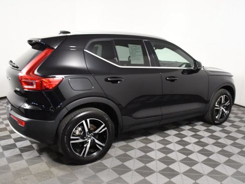 Used 2025 Volvo XC40 B5 Core AWD/4WD image 7