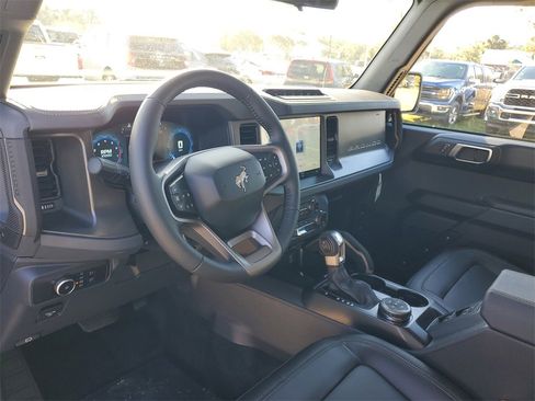 New 2025 Ford Bronco Badlands image 7