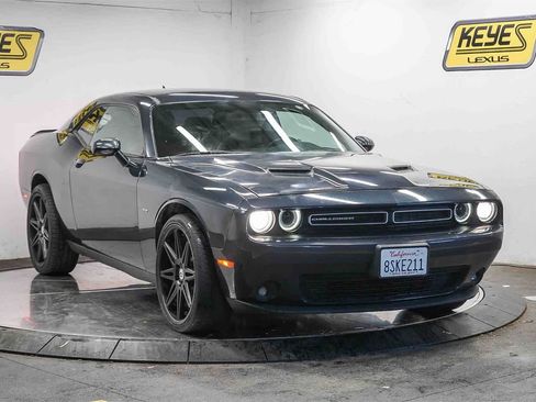 Used 2017 Dodge Challenger GT w/ GT Interior Package image 5