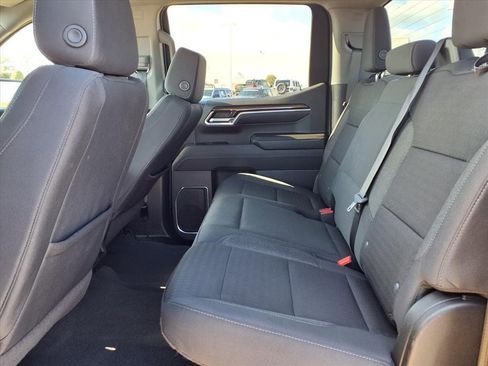 Used 2025 Chevrolet Silverado 1500 LT image 7