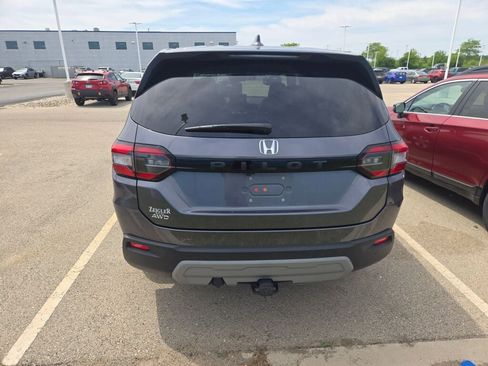 Used 2025 Honda Pilot EX-L image 4
