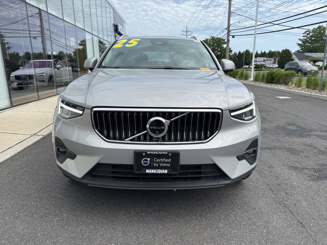 Certified 2025 Volvo XC40 B5 Plus AWD/4WD image 7