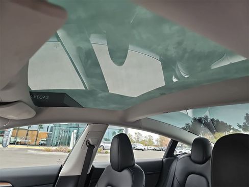 Used 2023 Tesla Model 3 Standard Range image 28