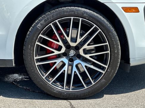 Certified 2023 Porsche Macan S image 42