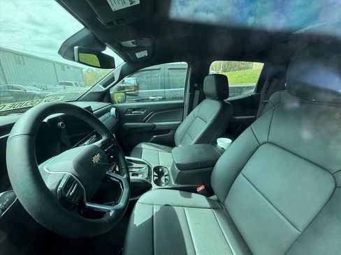New 2025 Chevrolet Colorado LT w/ LT Convenience Package image 8