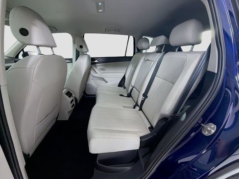 Used 2024 Volkswagen Tiguan SE image 24