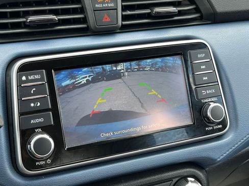Used 2025 Nissan Versa SV FWD image 21