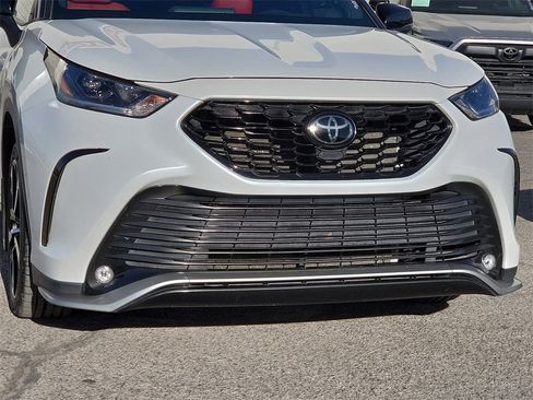 Certified 2022 Toyota Highlander XSE image 9